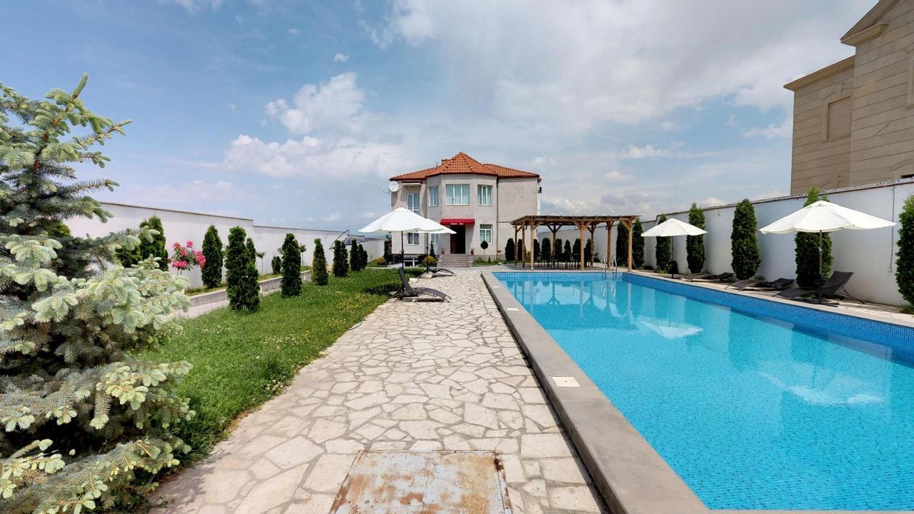 Ossanna Hotel Jerevan Eksteriør bilde